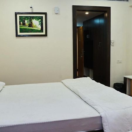 Malayalee Club Hotel เชนไน ภายนอก รูปภาพ