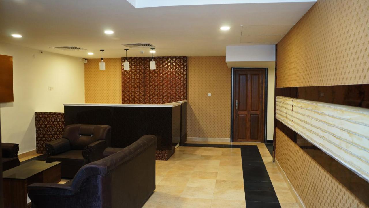 Malayalee Club Hotel เชนไน ภายนอก รูปภาพ